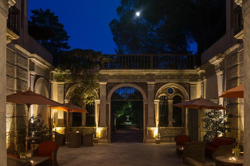 Palazzo Margherita Bernalda Exterior photo